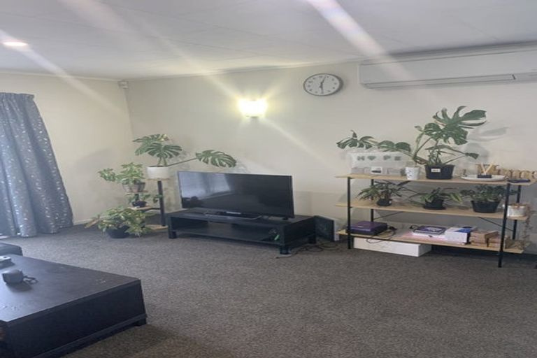 Photo of property in 15 Barbados Drive, Unsworth Heights, Auckland, 0632