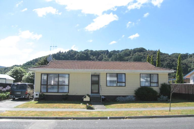 Photo of property in 9 Moonstone Grove, Birchville, Upper Hutt, 5018