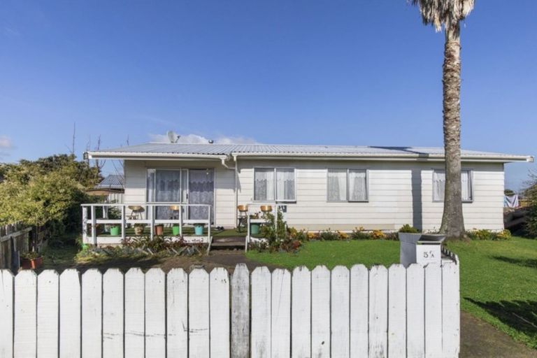 Photo of property in 1/5 Hatherley Place, Clendon Park, Auckland, 2103