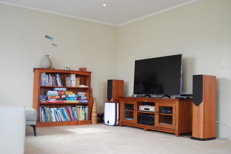 Photo of property in 1/47 Majesty Place, Half Moon Bay, Auckland, 2012