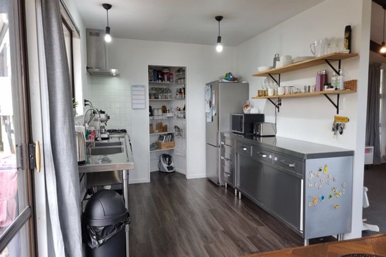 Photo of property in 4 Crown Hill, Titahi Bay, Porirua, 5022