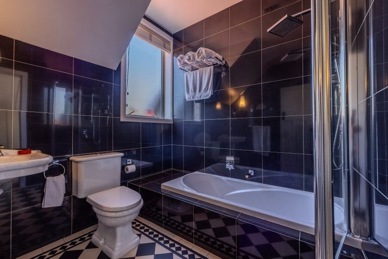 Photo of property in 270 Beacon Point Road, Wanaka, 9305