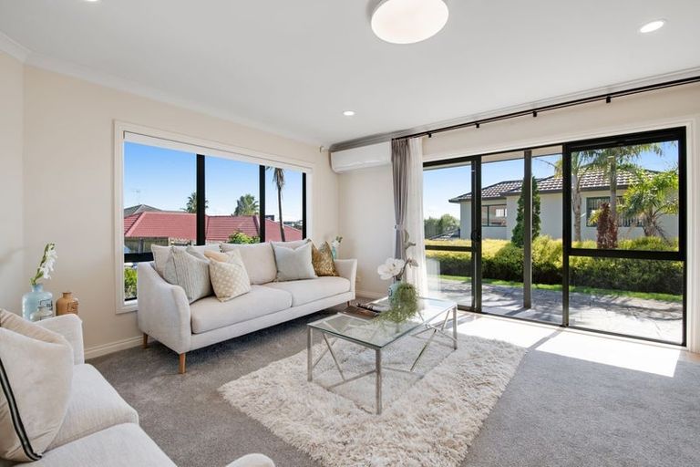 Photo of property in 19 Black Teal Close, Unsworth Heights, Auckland, 0632