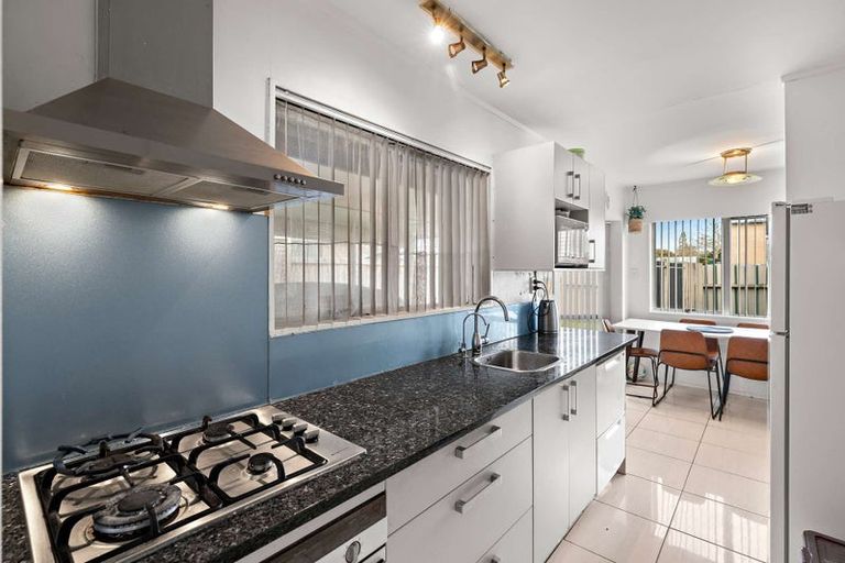 Photo of property in 3/14 Sturdee Road, Manurewa, Auckland, 2102