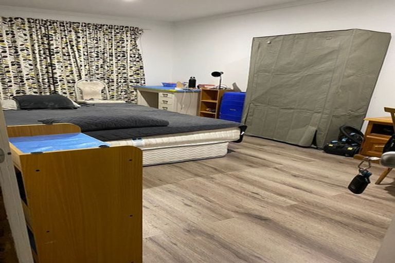 Photo of property in 2/366a Glenfield Road, Glenfield, Auckland, 0629