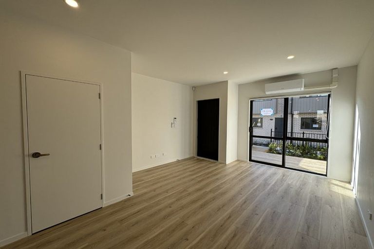 Photo of property in 11 Paetai Lane, Te Atatu Peninsula, Auckland, 0610