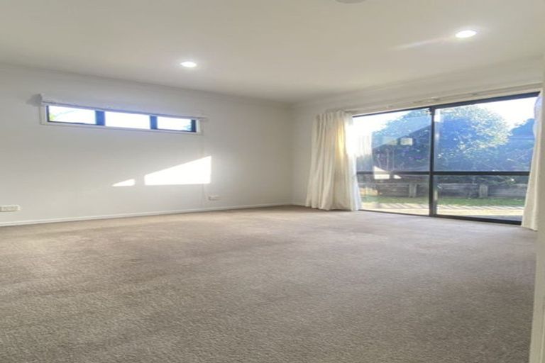 Photo of property in 10 Scarlet Oak Drive, Schnapper Rock, Auckland, 0632