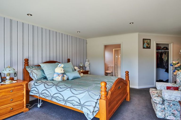 Photo of property in 1 Millbrook Place, Ashhurst, 4810