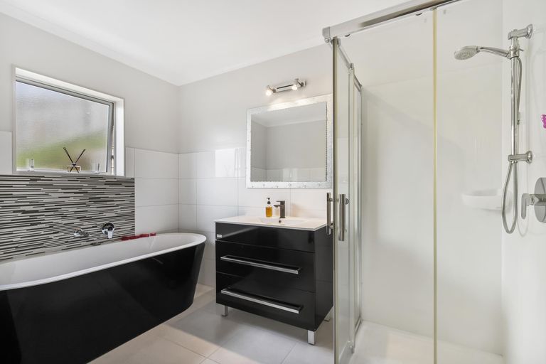 Photo of property in 43 Cape Vista Crescent, Pukekohe, 2120