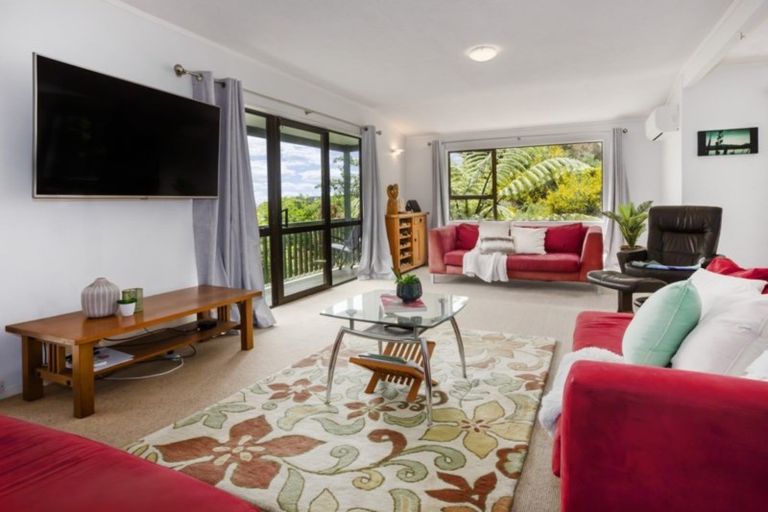 Photo of property in 5 Solway Place, Papakowhai, Porirua, 5024