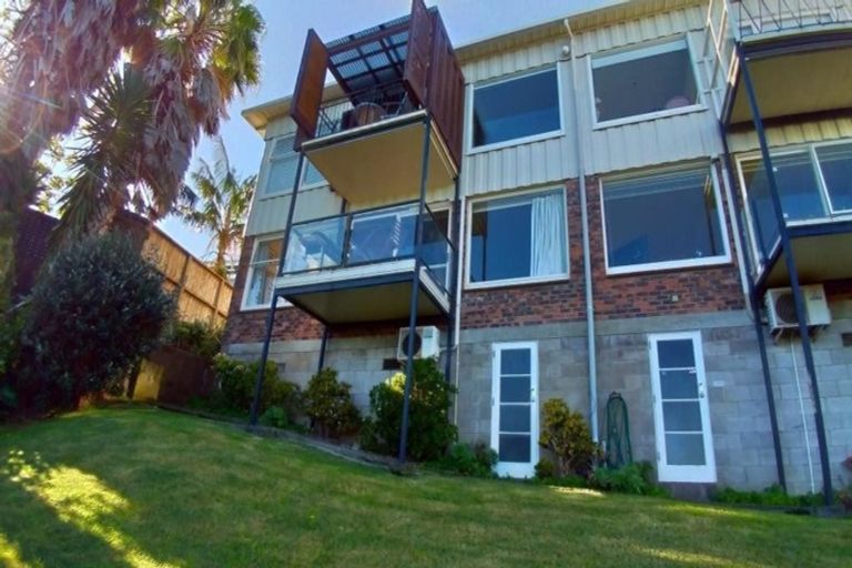 Photo of property in 2/198 Hurstmere Road, Takapuna, Auckland, 0622