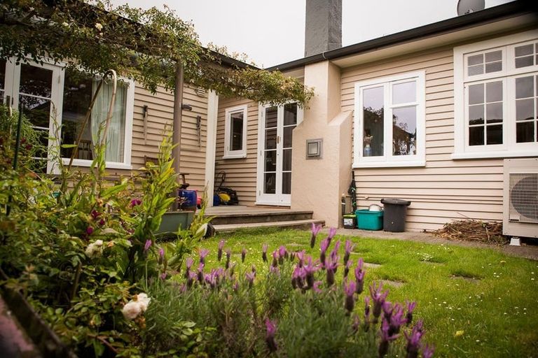 Photo of property in 4 Omar Street, Khandallah, Wellington, 6035