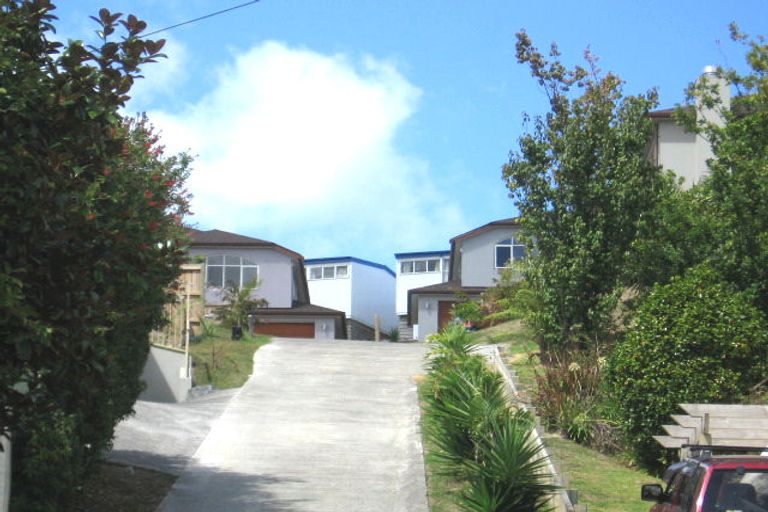 Photo of property in 70 Saddleback Rise, Murrays Bay, Auckland, 0630