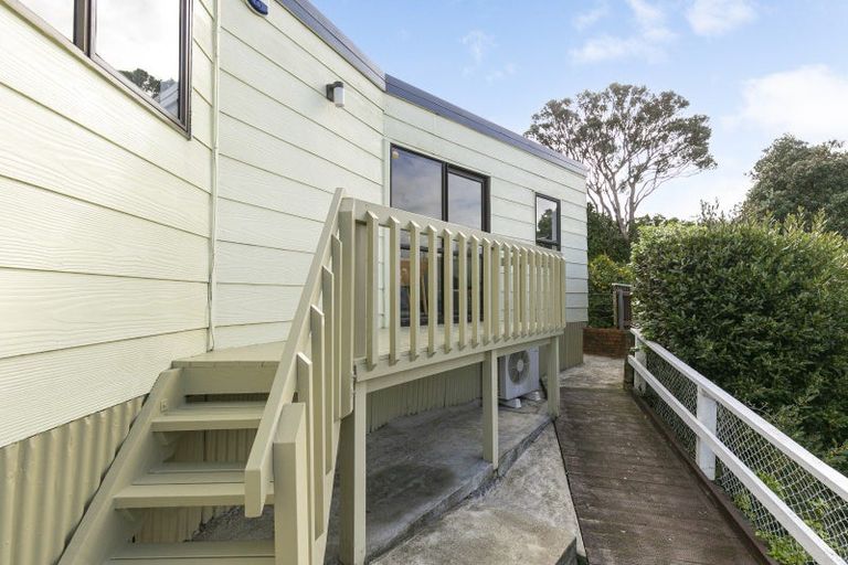 Photo of property in 2/15 Sutherland Crescent, Melrose, Wellington, 6023