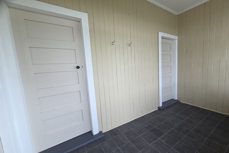 Photo of property in 35 Factory Road, Paretai, Balclutha, 9271