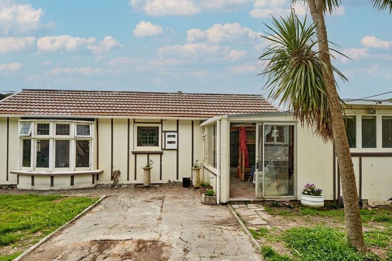 Photo of property in 1010 Makara Road, Makara Beach, Karori, 6972