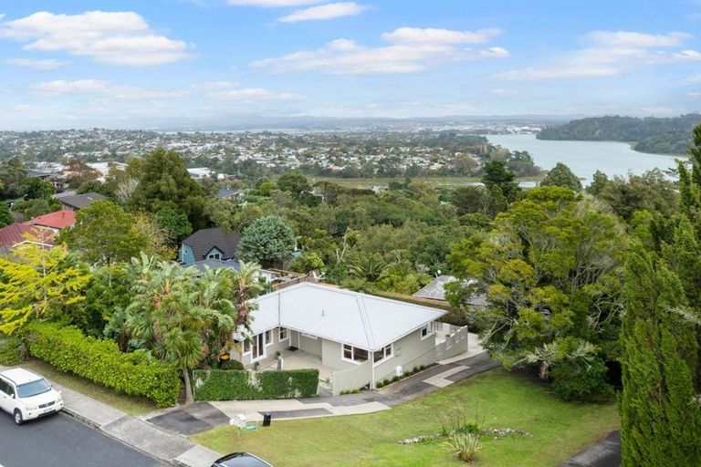 Photo of property in 1/15 Pemberton Avenue, Bayview, Auckland, 0629