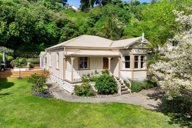 Photo of property in 161 Milton Road, Bluff Hill, Napier, 4110