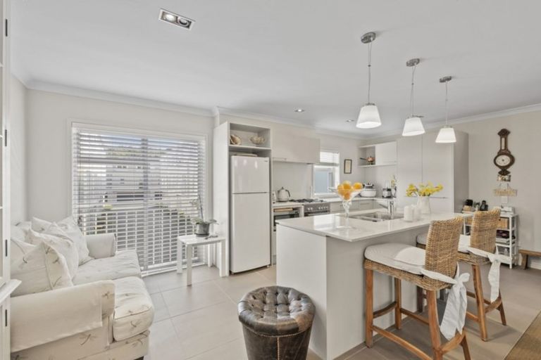 Photo of property in 7 Kensington Drive, Orewa, 0931