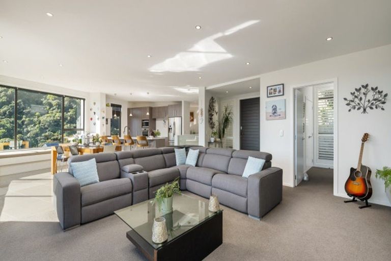 Photo of property in 27 Amelia Crescent, Waikawa, Picton, 7220