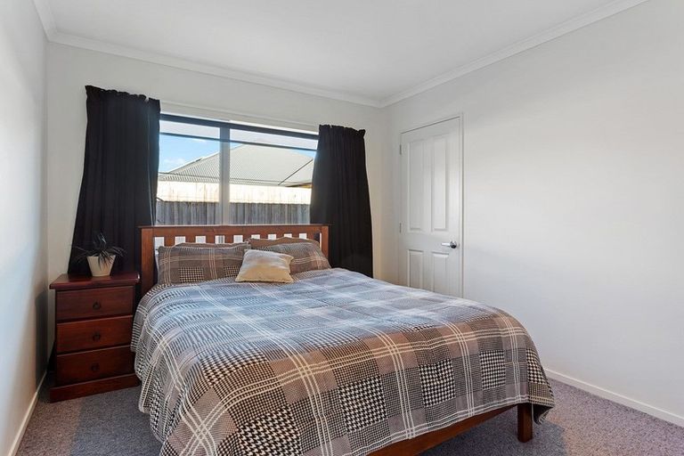 Photo of property in 12 Yellowlees Drive, Kaiapoi, 7630