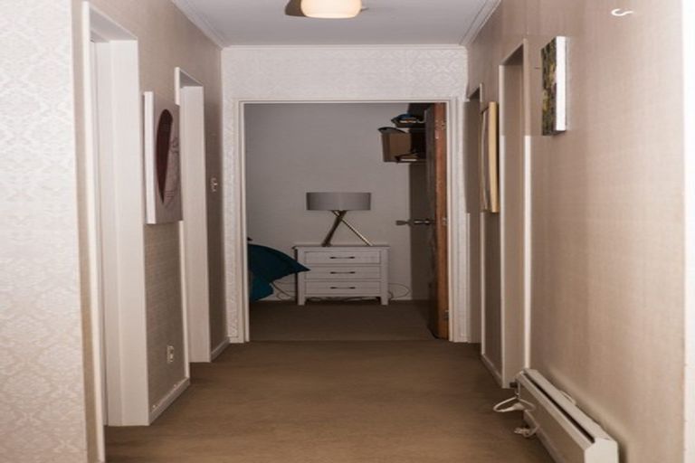 Photo of property in 110 Taylor Terrace, Tawa, Wellington, 5028