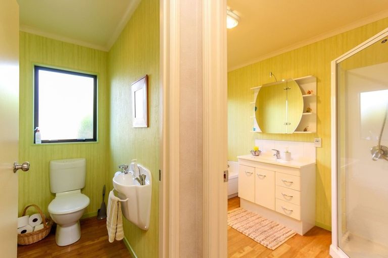 Photo of property in 1 Rotokare Crescent, Whalers Gate, New Plymouth, 4310