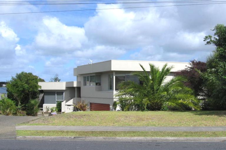Photo of property in 74 Sunset Road, Unsworth Heights, Auckland, 0632