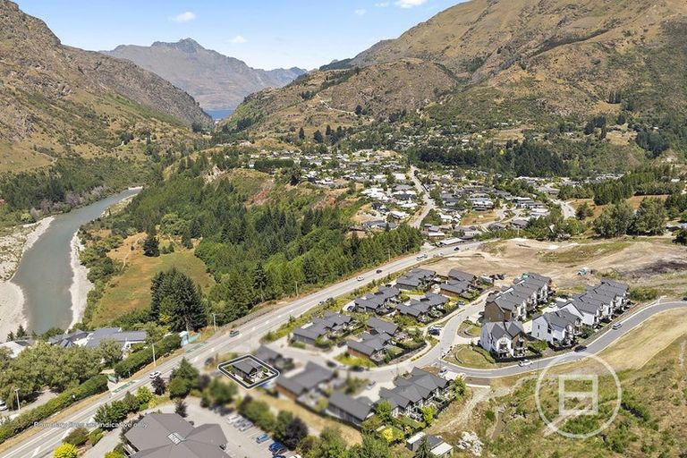Photo of property in 10 Breaker Lane, Arthurs Point, Queenstown, 9371