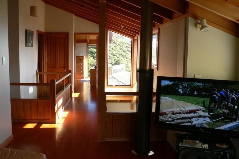 Photo of property in 18 Rayner Road, Piha, New Lynn, 0772