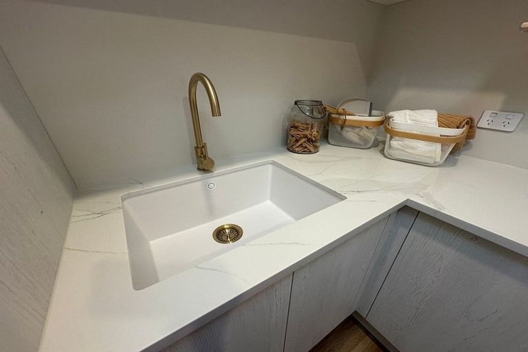 Photo of property in 21 Ruru Street, Waikanae, 5036