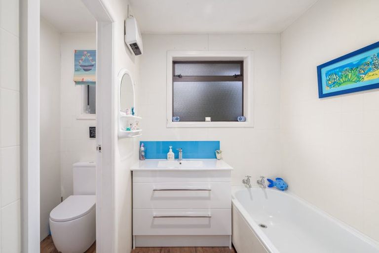 Photo of property in 8 Staffa Street, Woolston, Christchurch, 8062