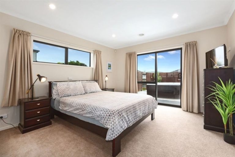 Photo of property in 59 Aotea Drive, Aotea, Porirua, 5024