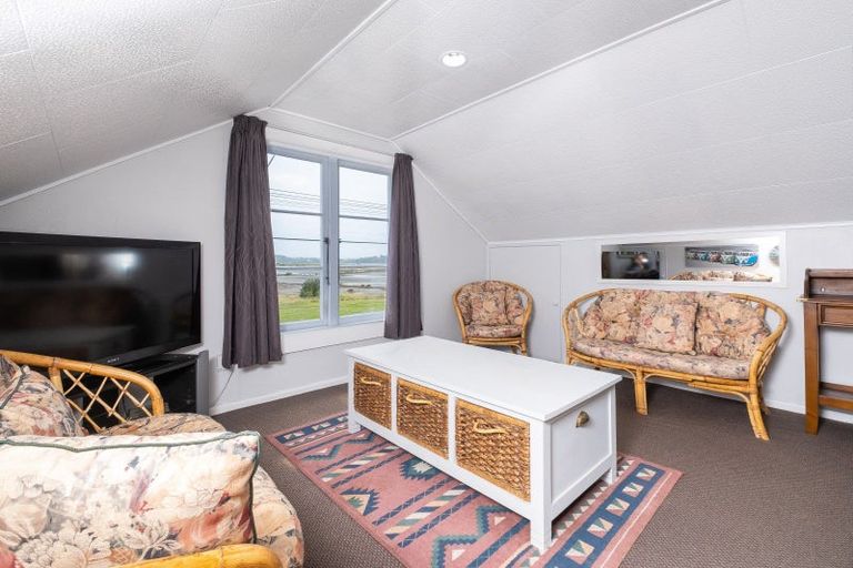 Photo of property in 44 Meeanee Quay, Westshore, Napier, 4110