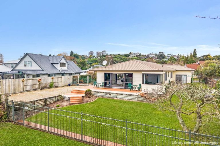 Photo of property in 10 Gemini Place, Kawaha Point, Rotorua, 3010