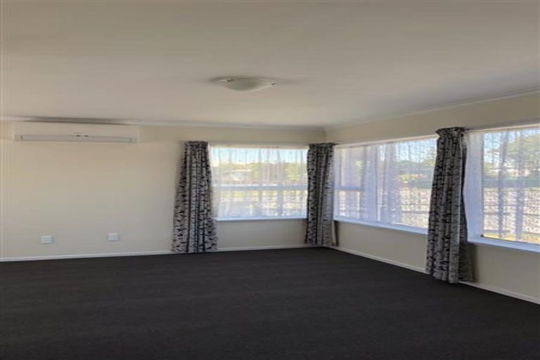 Photo of property in 21 Mako Mako Road, Levin, 5510