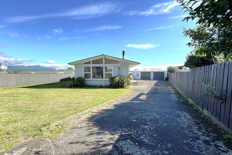 Photo of property in 22 Simons Street, Moturoa, New Plymouth, 4310