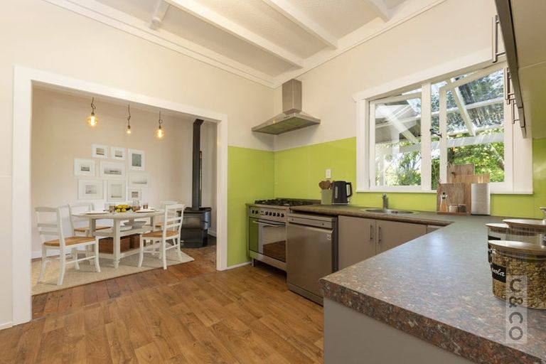 Photo of property in 74 Awaroa Road, Helensville, 0800