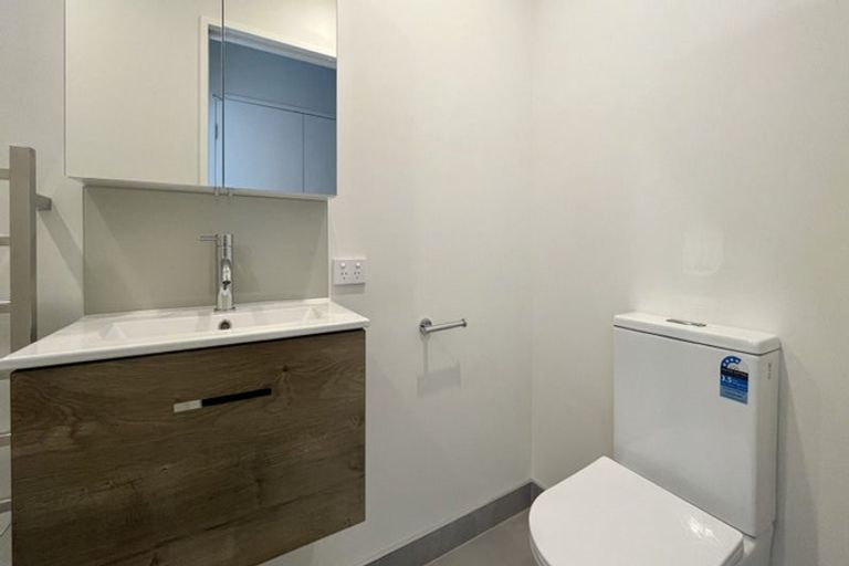 Photo of property in 9/60 Selo Street, Glen Eden, Auckland, 0602