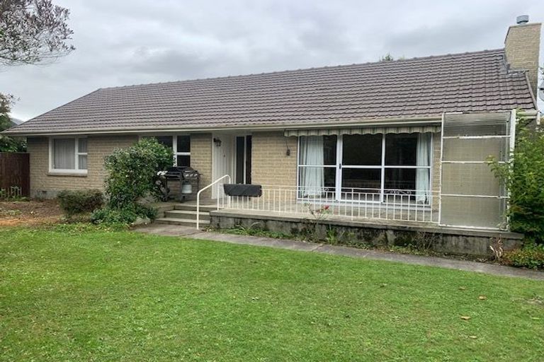 Photo of property in 14 Ambleside Drive, Burnside, Christchurch, 8053