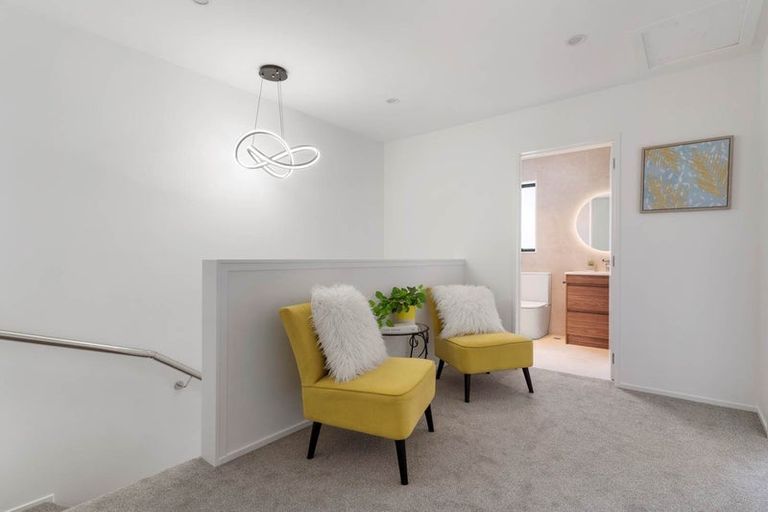 Photo of property in 15b Pipitea Place, Massey, Auckland, 0614