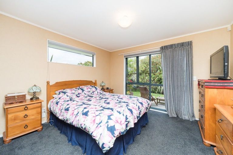 Photo of property in 69 Meridian Grove, Kelvin Grove, Palmerston North, 4414