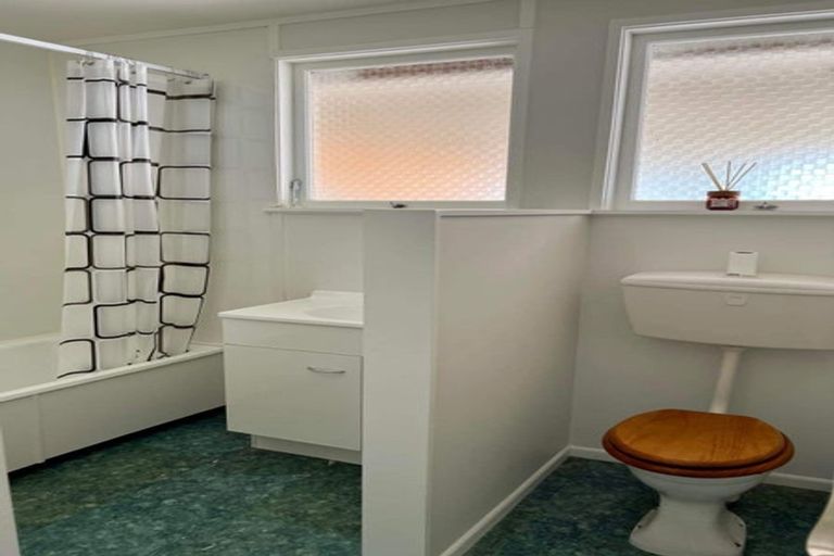 Photo of property in 2 Tasman Street, Havelock North, 4130