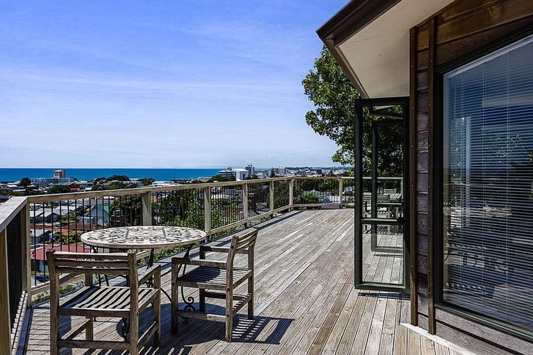 Photo of property in 70a Morley Street, New Plymouth, 4310