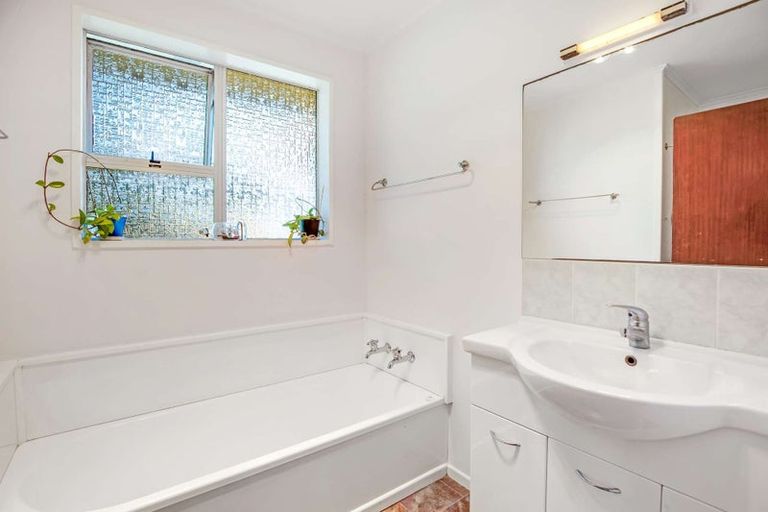 Photo of property in 102 Matai Street, Castlecliff, Whanganui, 4501