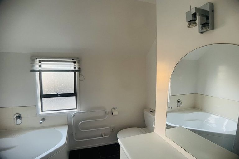 Photo of property in 122a Clonbern Road, Remuera, Auckland, 1050