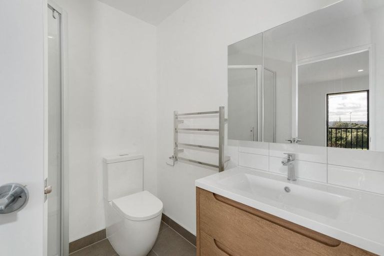 Photo of property in 31 Falcon Crescent, Hobsonville, Auckland, 0618