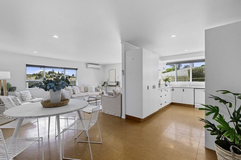 Photo of property in 2 Upland Street, Brookfield, Tauranga, 3110