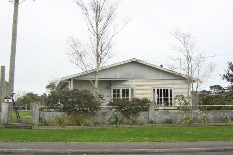 Photo of property in 12 Carthew Street, Okato, 4335