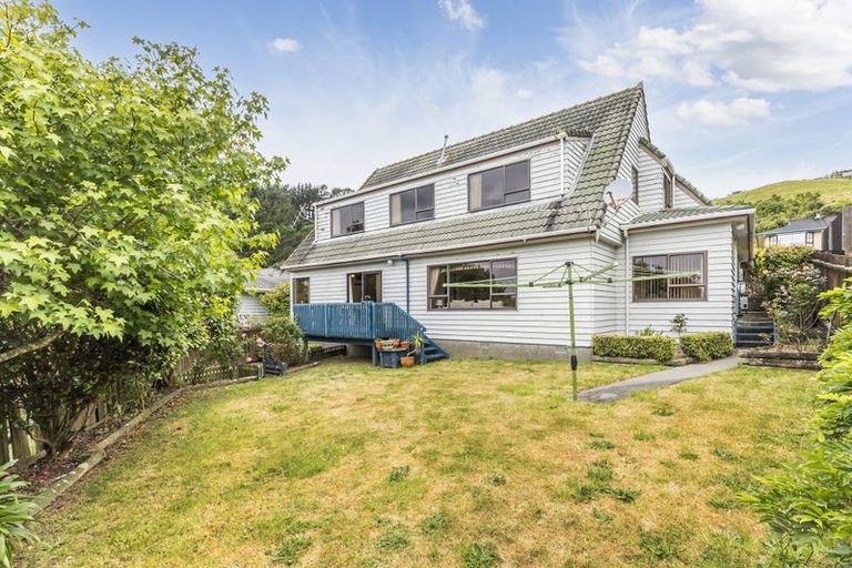 Photo of property in 64 Woodman Drive, Tawa, Wellington, 5028